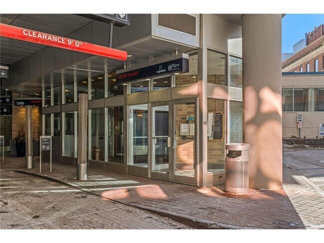 Building Photo - 431 S 7th St