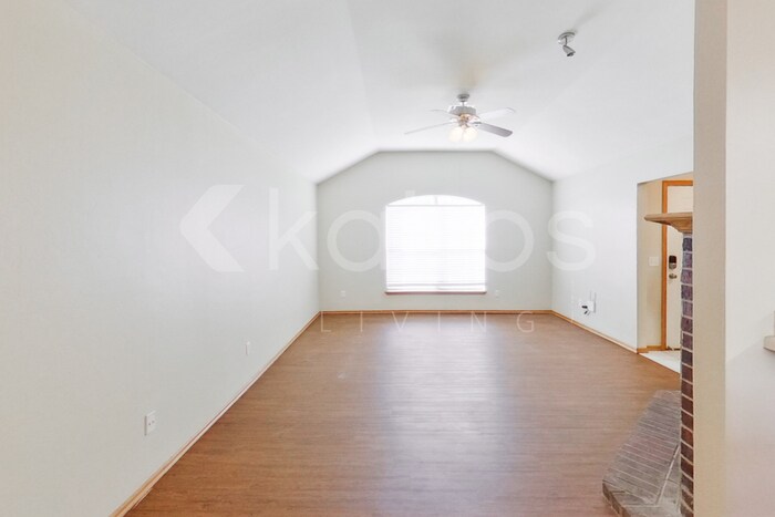 Building Photo - 1129 NE 8th St