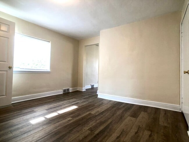 Building Photo - Mt Washington, 2 Bed 1.5 Bath House with Parking, A/C, Patio and More!