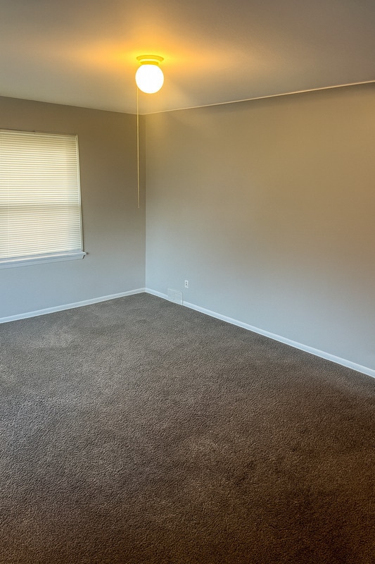 Building Photo - 2235 Ridgelawn Ave