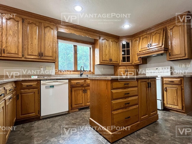 Building Photo - 2925 Baylite Dr