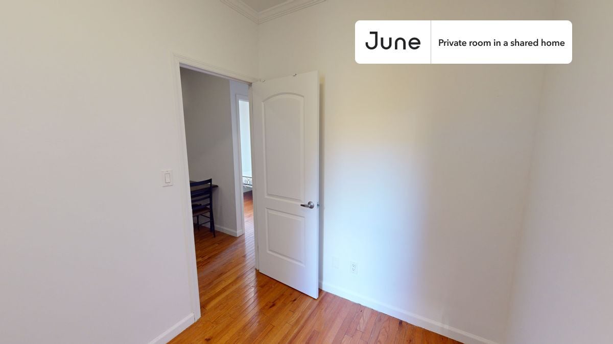 Building Photo - Room in Shared 3 bed/1 bath home