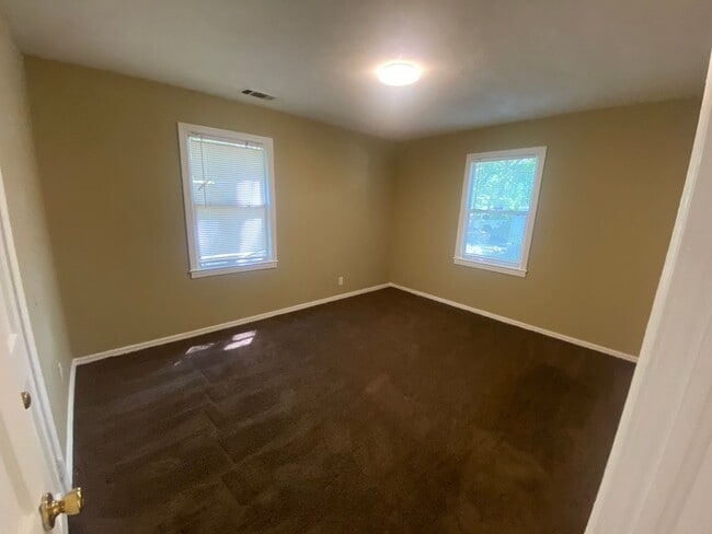 Building Photo - **AVAILABLE NOW**East Columbus 2 Bedroom / 1 Bathroom Home for Rent***