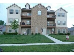 Building Photo - Spacious 2 Bedroom / 2 Bath Condominium in...