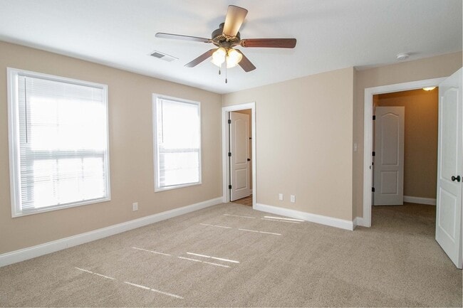 Building Photo - 123 Bogard Ln