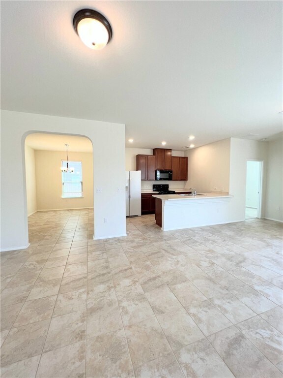 Building Photo - 901 Solitude Dr