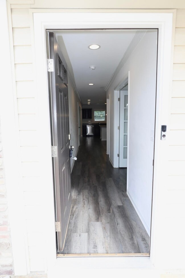 Building Photo - 115 Whitetail Cir