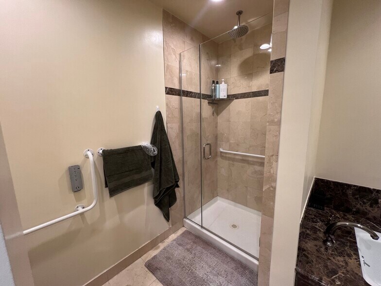 Master Full Bathroom's Shower - 515 Ocean Ave