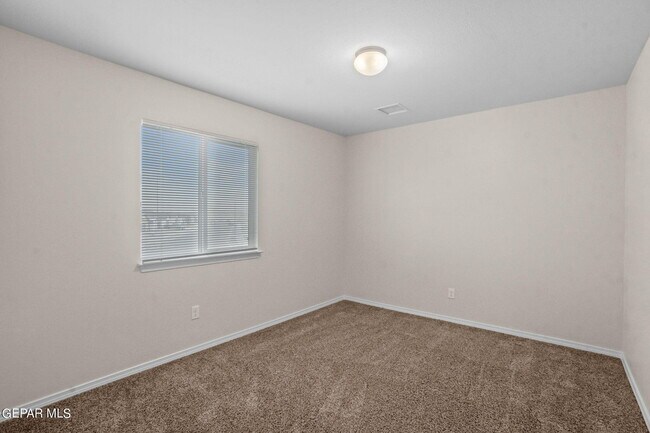 Building Photo - 11506 Summer Dr