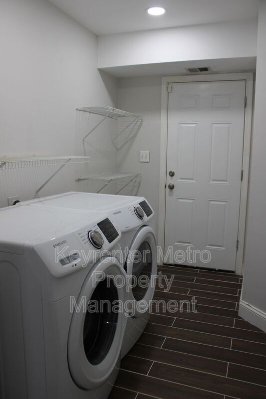 Building Photo - 13800 Fareham Ln
