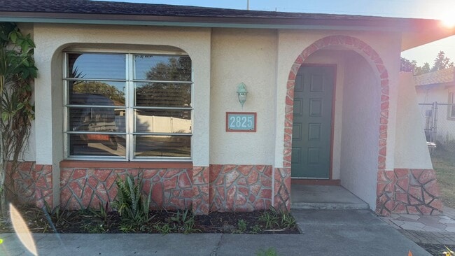 Primary Photo - 2823-2825 SW Santa Barbara Pl