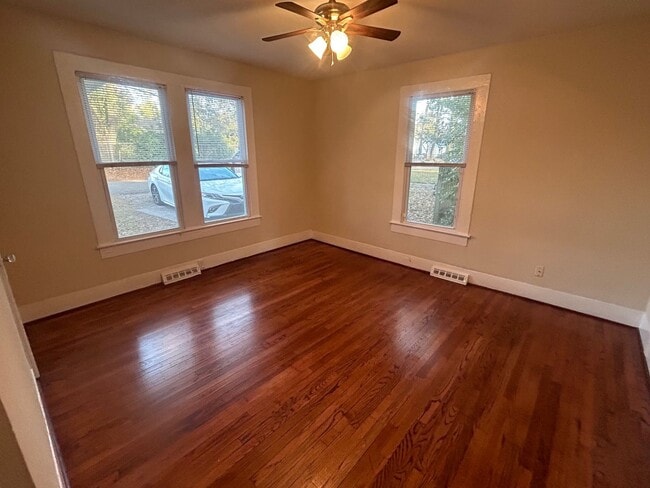 Building Photo - 1506 Charlton St