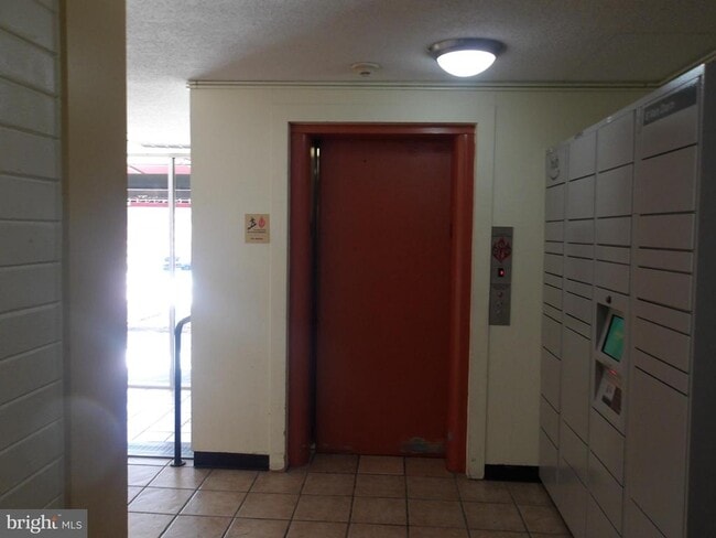 Building Photo - 8 S Van Dorn St