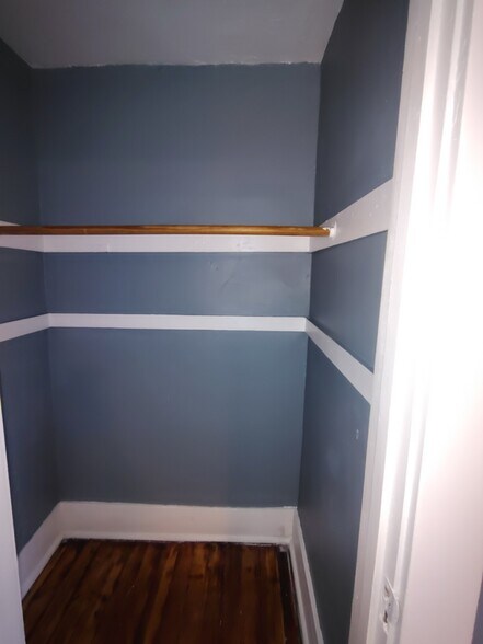 Building Photo - 1128 Portage Ave