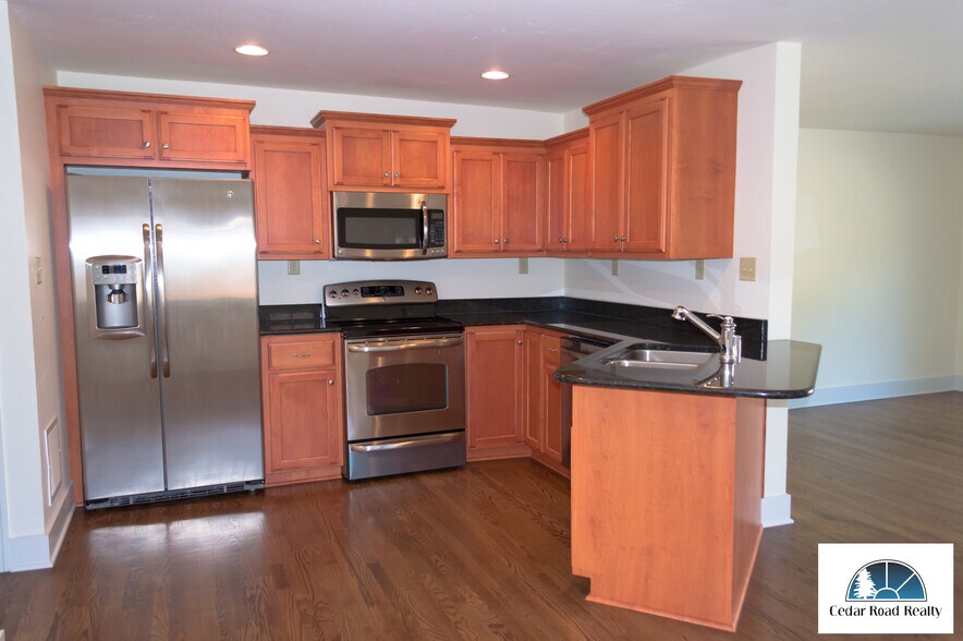 Building Photo - 209 E Jackson St