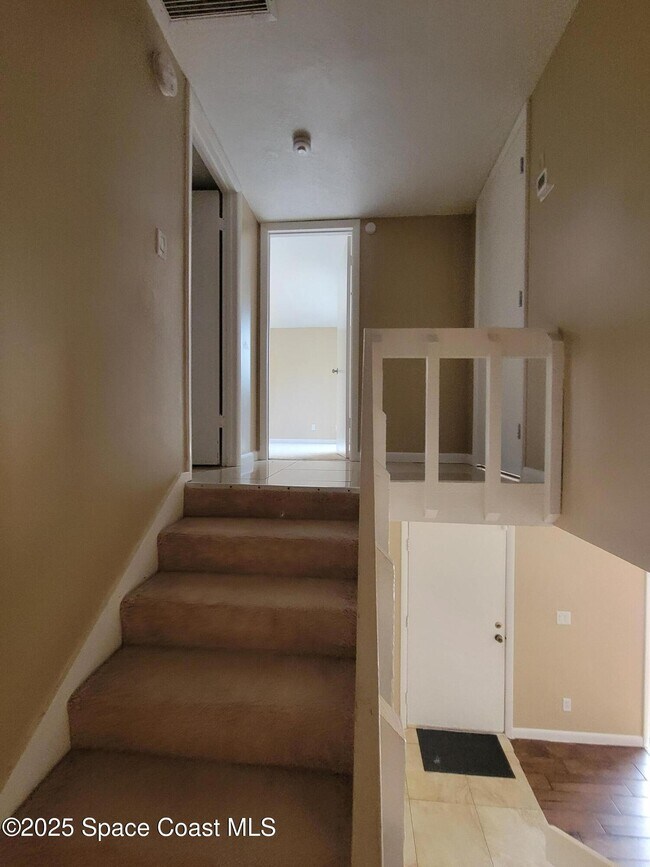 Building Photo - 2313 Vista Oaks Cir NE