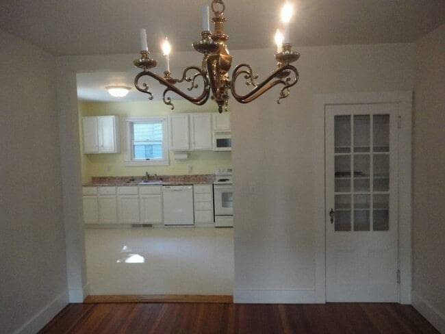 Building Photo - 39 E Bowery St