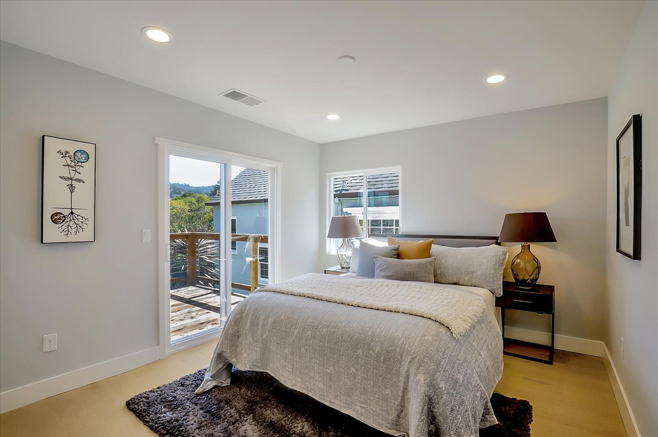 Building Photo - 914 Everett Ave