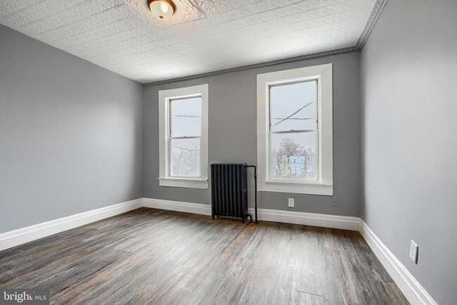 Building Photo - 2533 W Lombard St