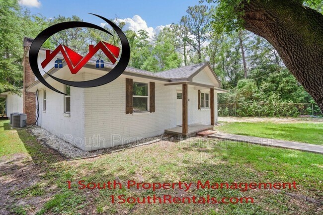 Building Photo - 3201 Lees Ln