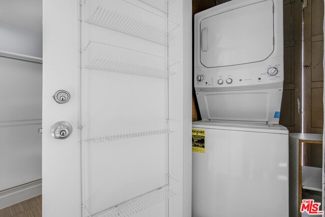 Building Photo - 1 Ironsides St