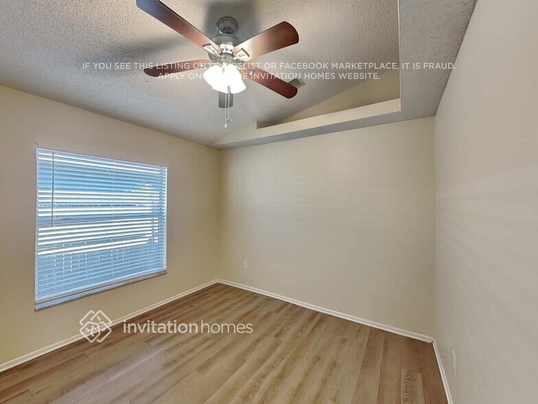 Building Photo - 472 Winding Oak Ln