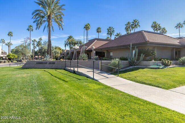 Building Photo - 7424 N Vía Camello Del Norte