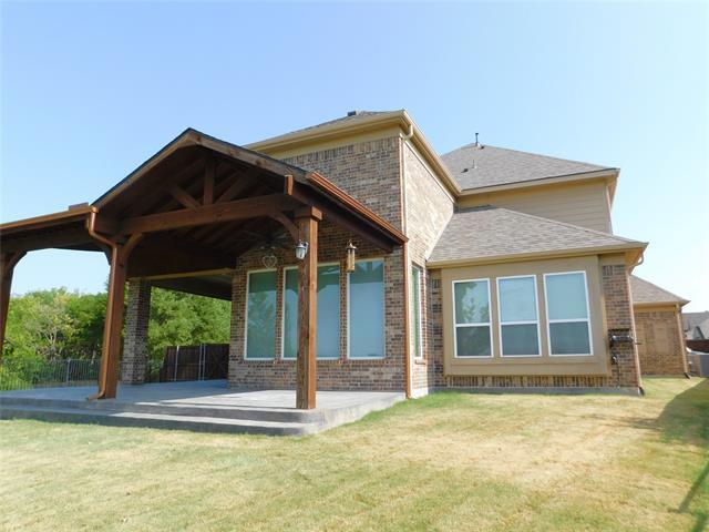 Building Photo - 1704 Serra Dr