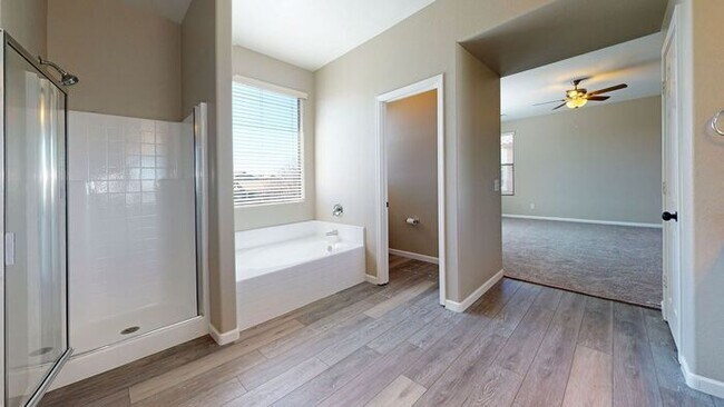 Building Photo - Very nice home in highly sought after location!