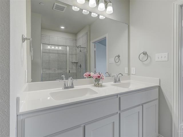 Building Photo - 3337 Solana Cir