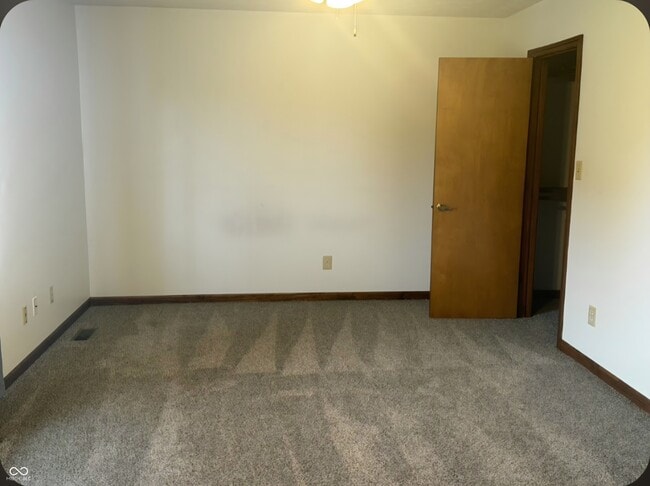 Building Photo - 637 Joy Dr