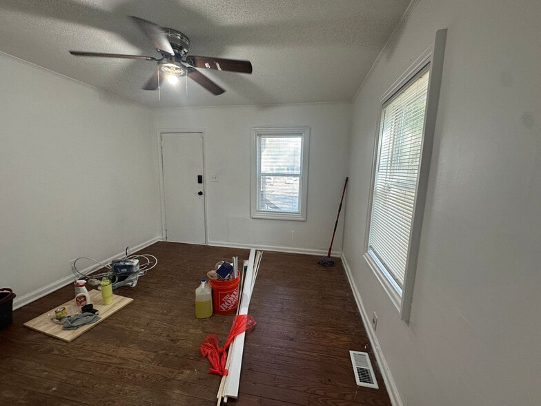 Building Photo - 1272 Lyle Pl NW