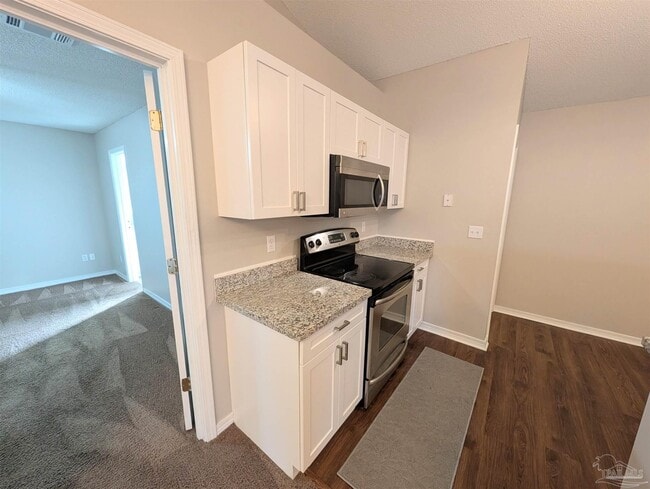 Building Photo - 175 Carrier Dr