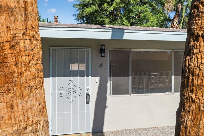 Building Photo - 44440 Acacia Dr