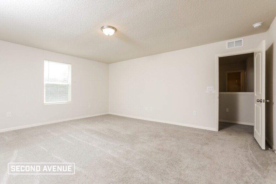Building Photo - 208 Flounder Pl