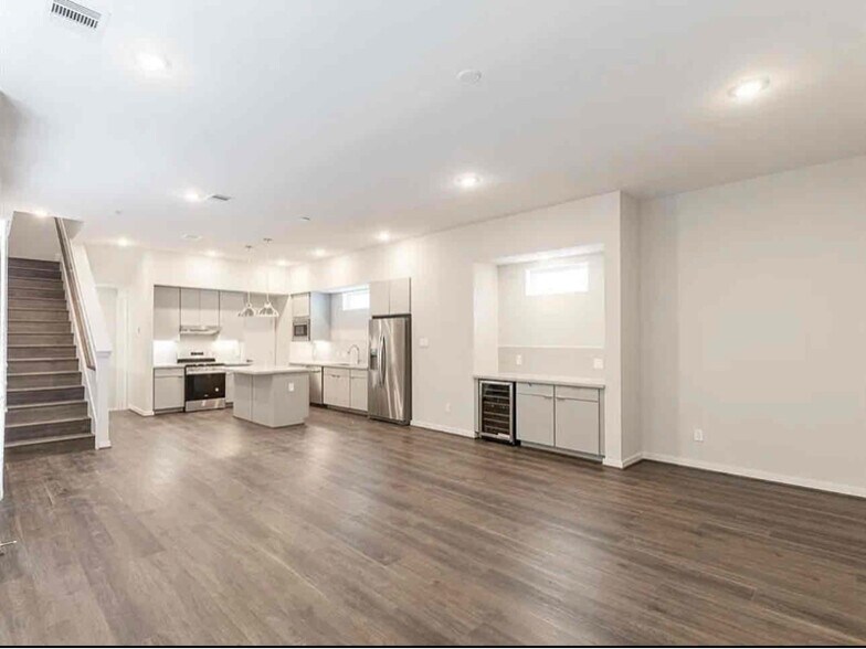 Building Photo - 5823 Fairdale Ln