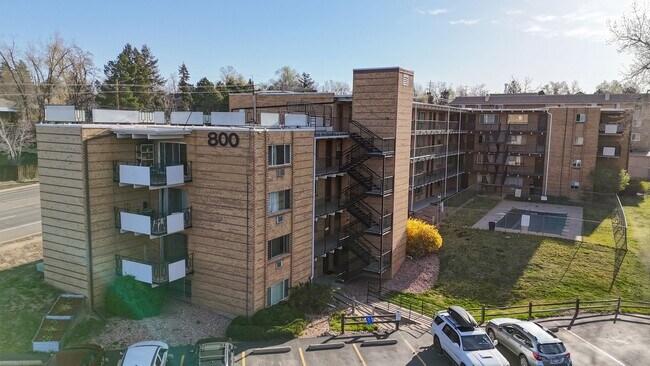 Building Photo - Adorable 1 bedroom condo with mountain views