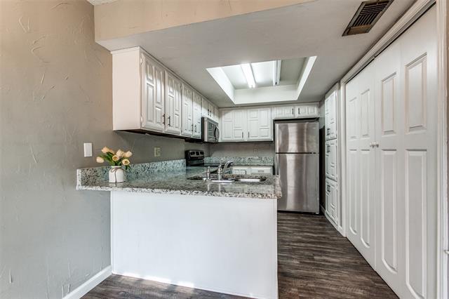 Building Photo - 14151 Montfort Dr