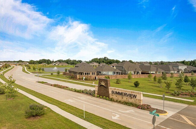 Building Photo - 5803 Aurora Ln