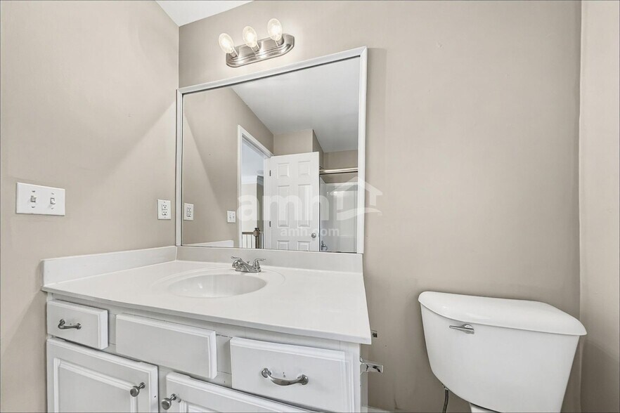 Building Photo - 4524 Kingsgate Ct NW
