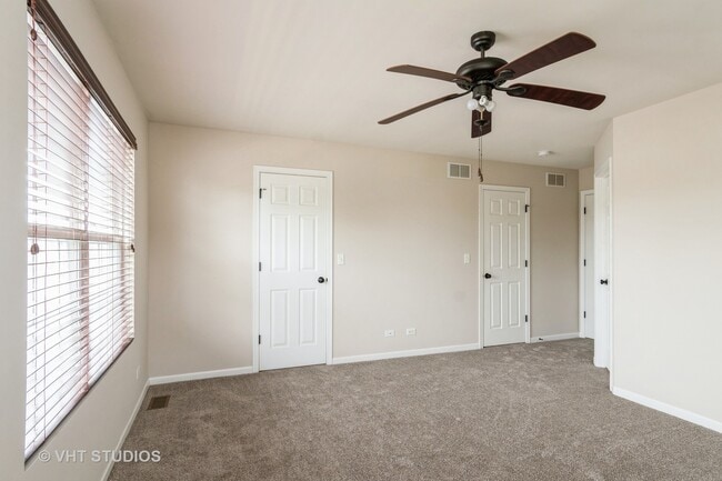 Building Photo - 1028 Heron Cir