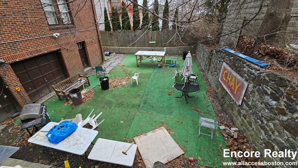 Building Photo - 292 Foster St