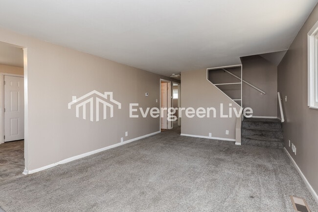 Building Photo - 4014 Woodcliffe Ave