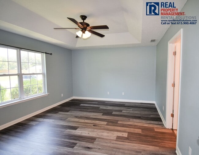 Building Photo - 7403 Greenway Dr