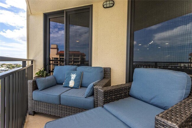 Building Photo - 690 Island Way