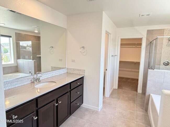 Building Photo - 556 Vaquero Ct