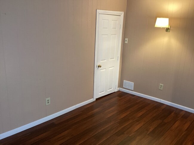 Building Photo - 224 W North St