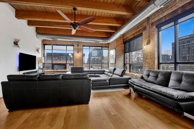 Building Photo - 935 W Randolph St