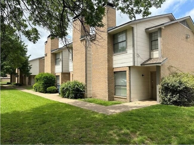 Building Photo - 8005 Rothington Rd