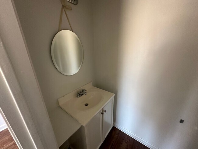 Building Photo - 1103 S 15th St